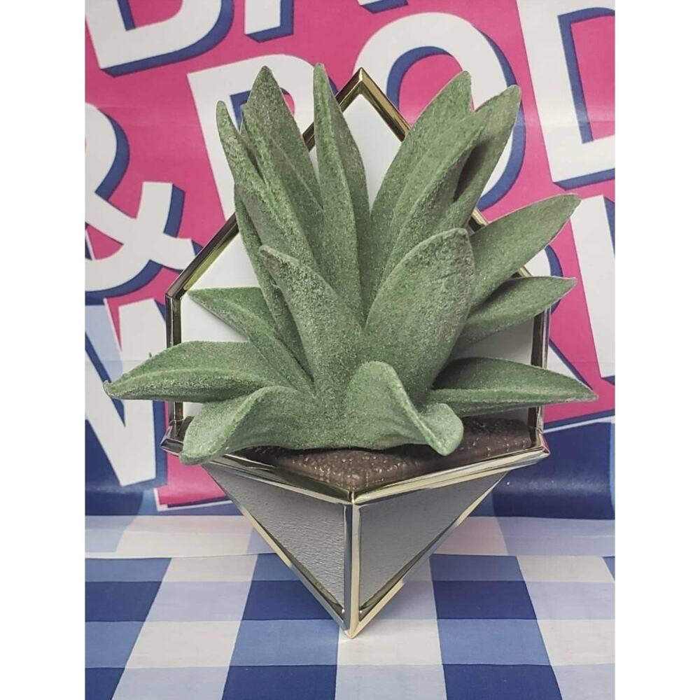BBW Gold Trimmed Geometric Succulent Planter Wallflower Fragrance Plug In Decor